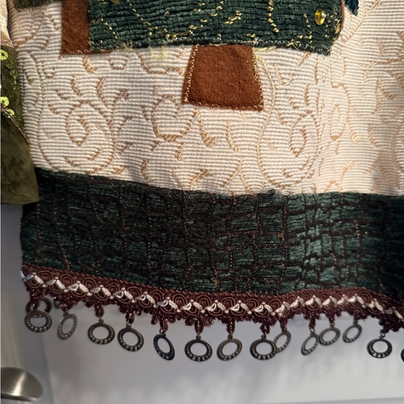 Unbranded Festive Cream Jacket with Tree Design - Picture 3 of 10